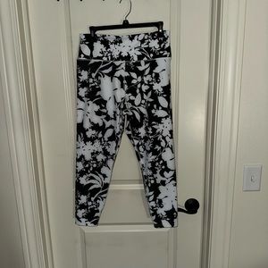 Cropped workout leggings